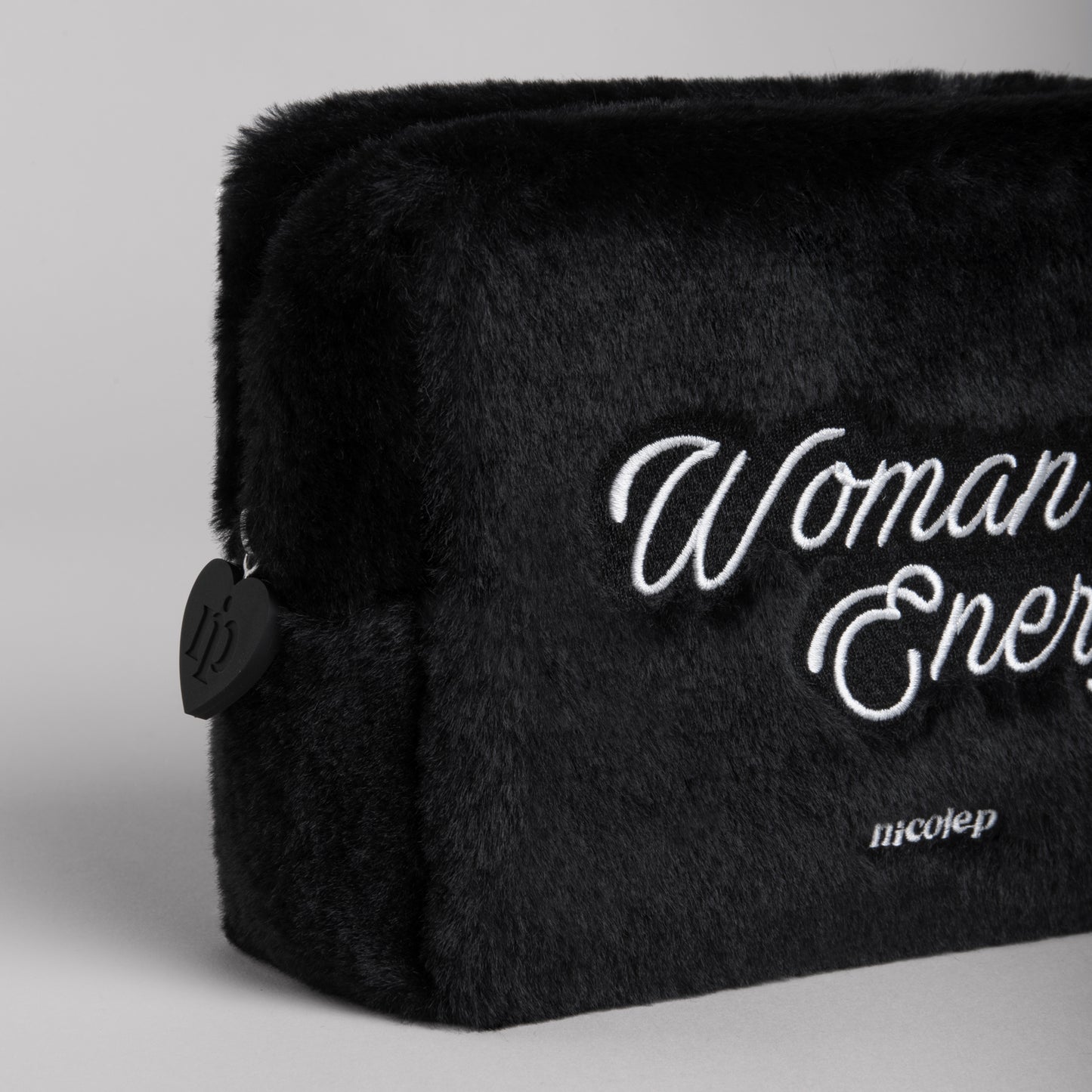 Fluffy Beauty - Black NEW