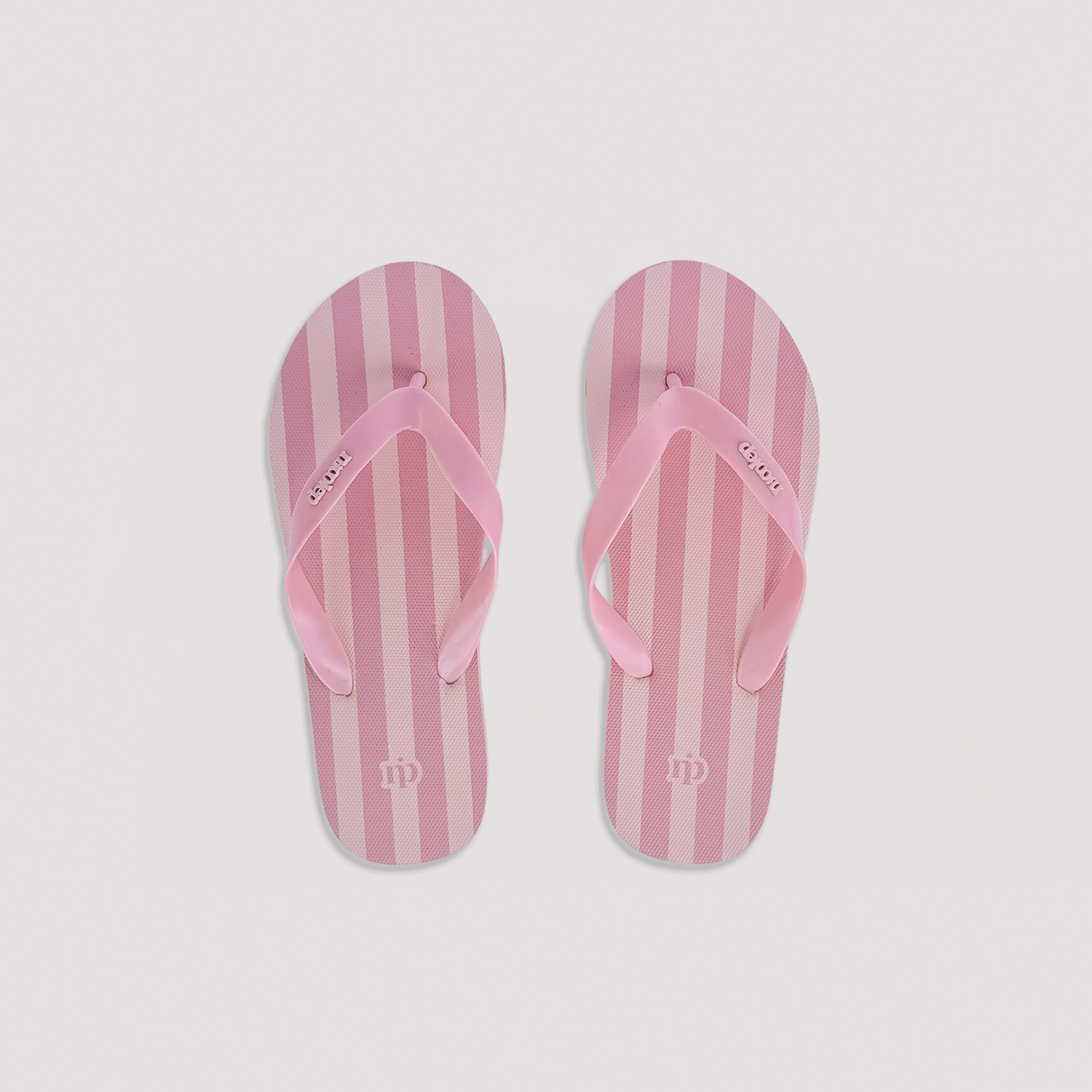 Infradito Old Money – Nicole P Cosmetics